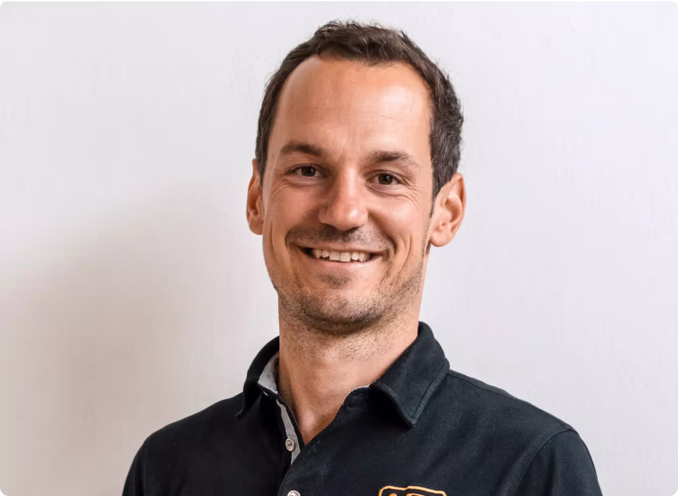 Niklas Brimm, der Experte für Baumaschinen von NB Baumaschinen.